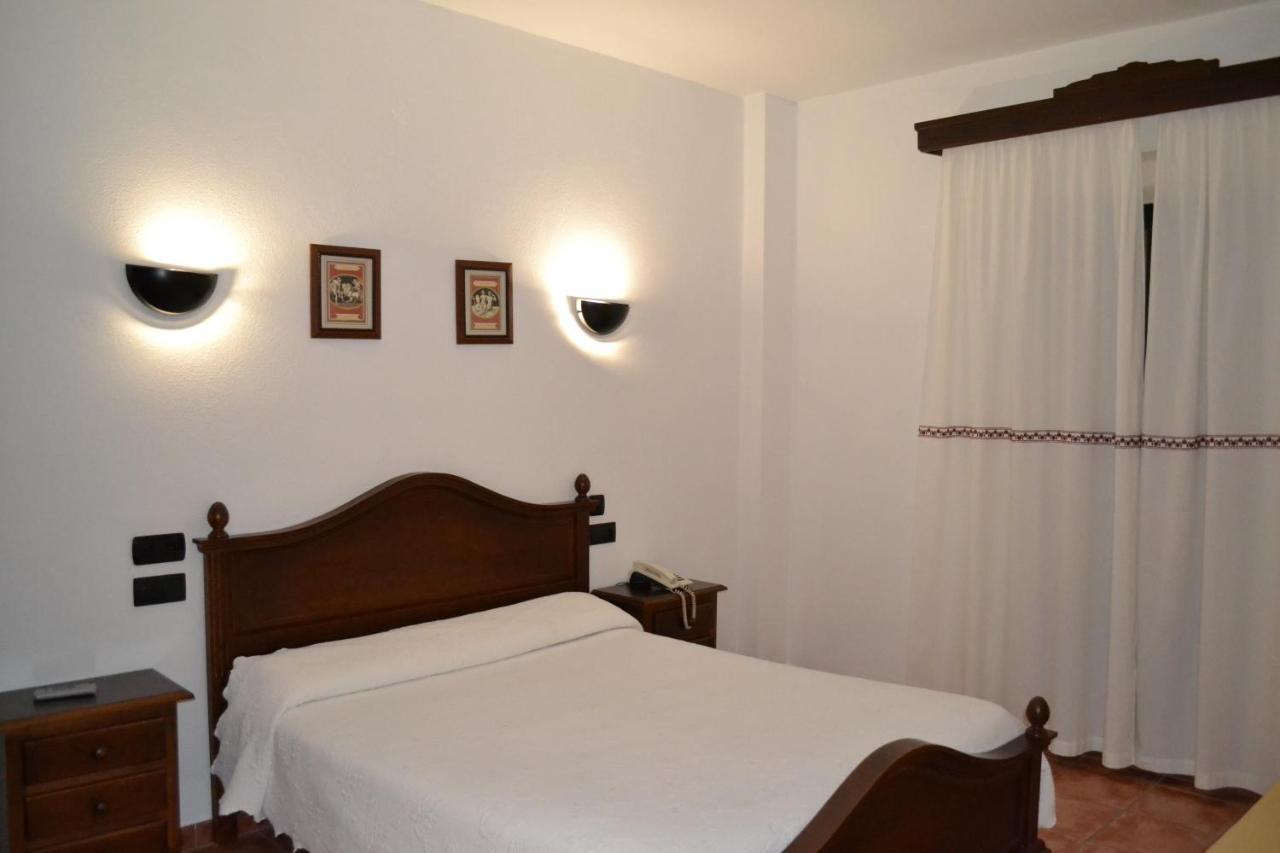 Rincon Del Abade Hotel Encinasola Bagian luar foto