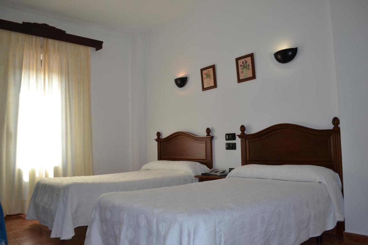 Rincon Del Abade Hotel Encinasola Bagian luar foto